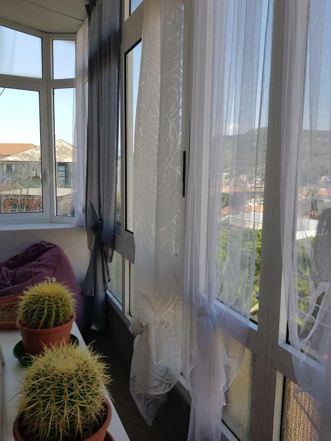 شقة Romantica Fuga Con Vista Panoramica Sulla Citta Di سافونا المظهر الخارجي الصورة